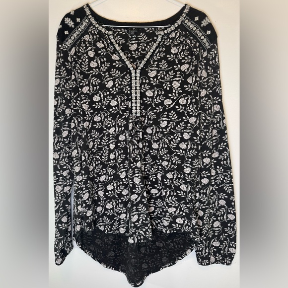 Lucky Brand Floral Black White Silver Accents Women's Long Sleeve Blouse Size XL - Picture 2 of 12